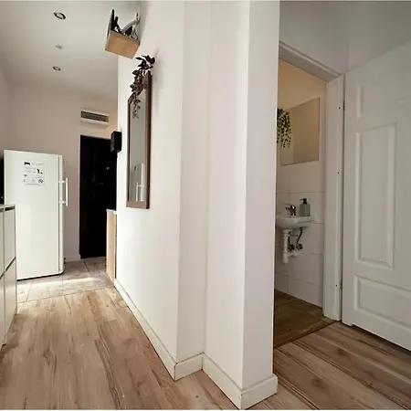 Waza - Peaceful Retreat, 10 Minutes To Old Town & Seaside 格但斯克